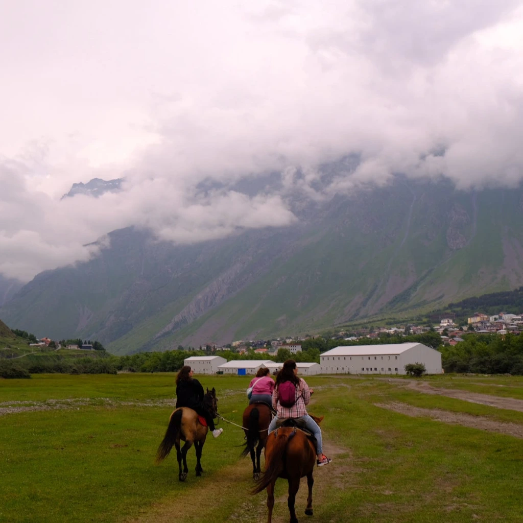 horse ride caucasus mountains
